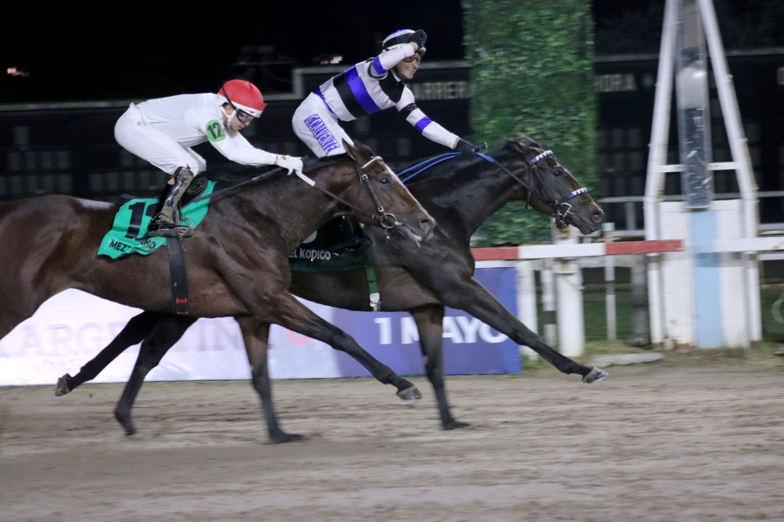 EL KODIGO brilló en el Gran Premio República Argentina (G1) con récord histórico de venta y tribunas colmadas en Palermo
