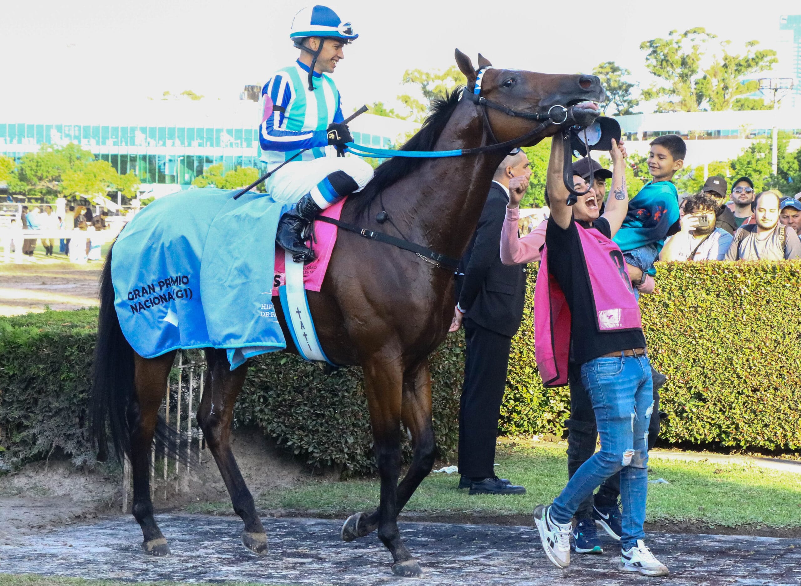 Los desconocidos de siempre