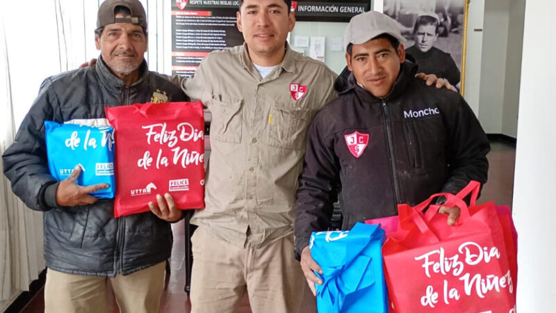 Carlos Felice y la UTTA, junto a los trabajadores y sus familias en el Día de la Niñez
